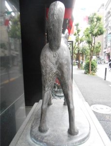 犬の銅像 都内
